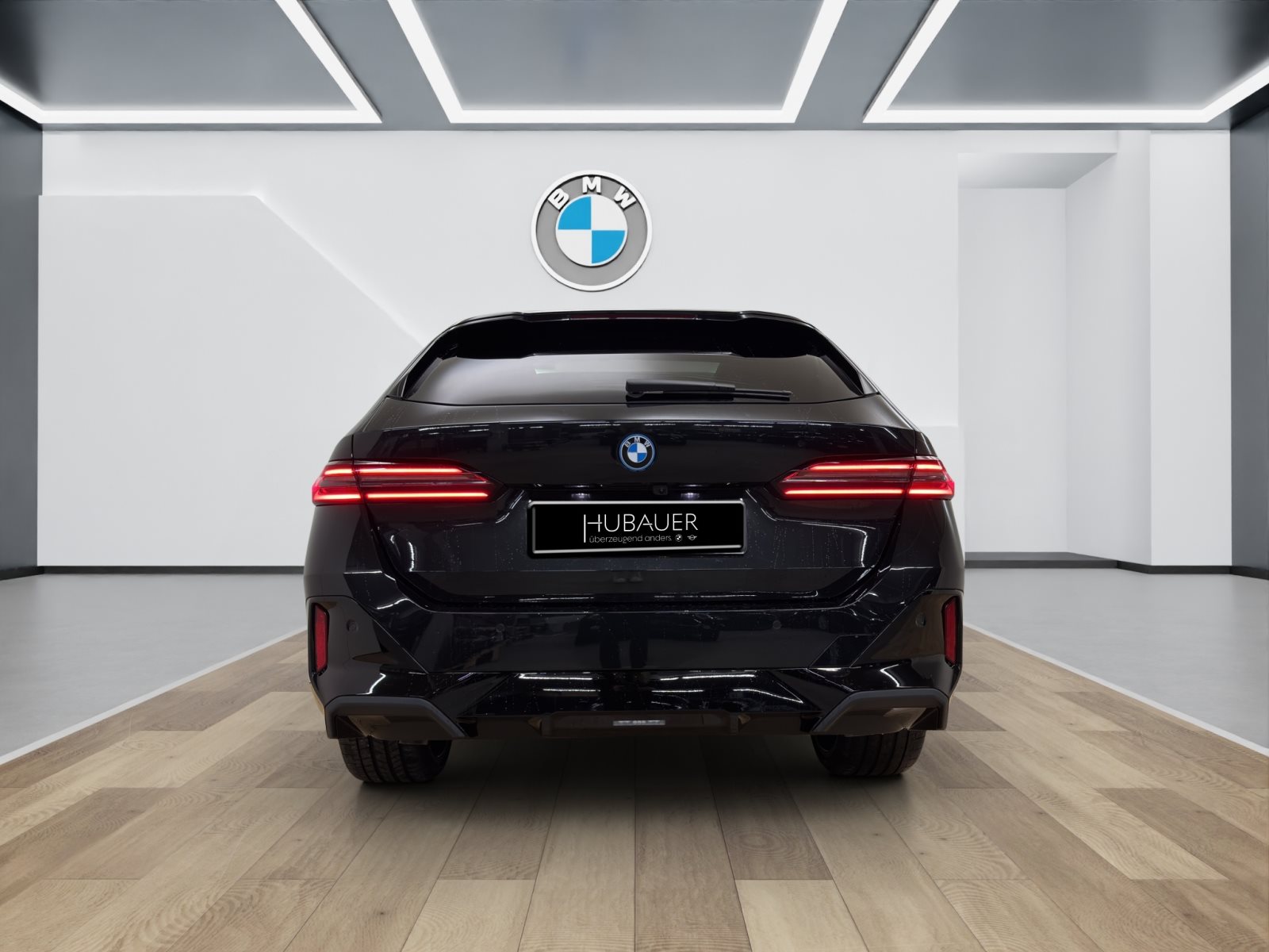 Fahrzeugabbildung BMW 550e xDrive Touring [M Sport Pro, HUD, AHK, ACC, 21 LMR]