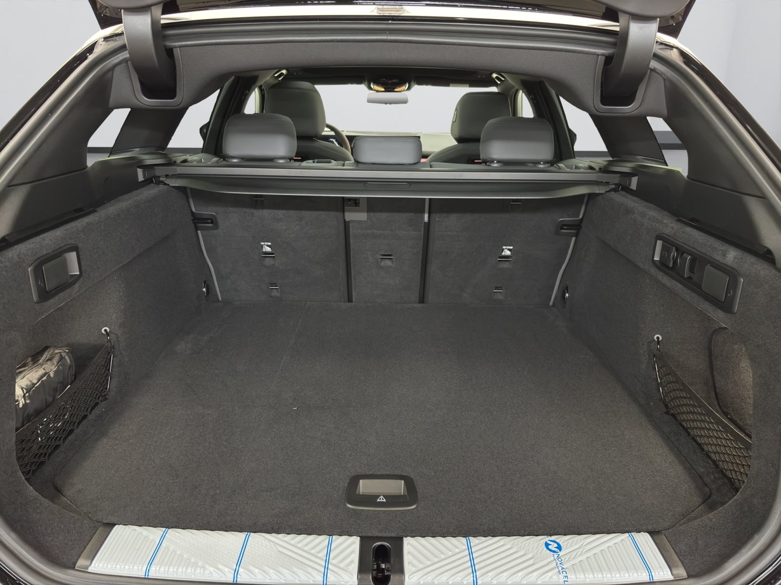 Fahrzeugabbildung BMW 550e xDrive Touring [M Sport Pro, HUD, AHK, ACC, 21 LMR]