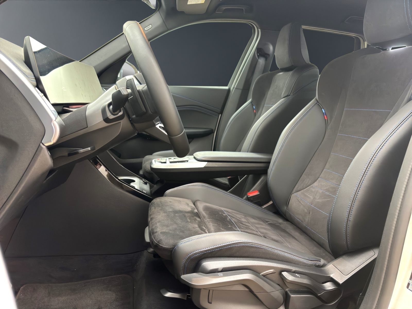Fahrzeugabbildung BMW X1 sDrive20i [M Sport, AHK, ACC, RFK, 18 LMR]