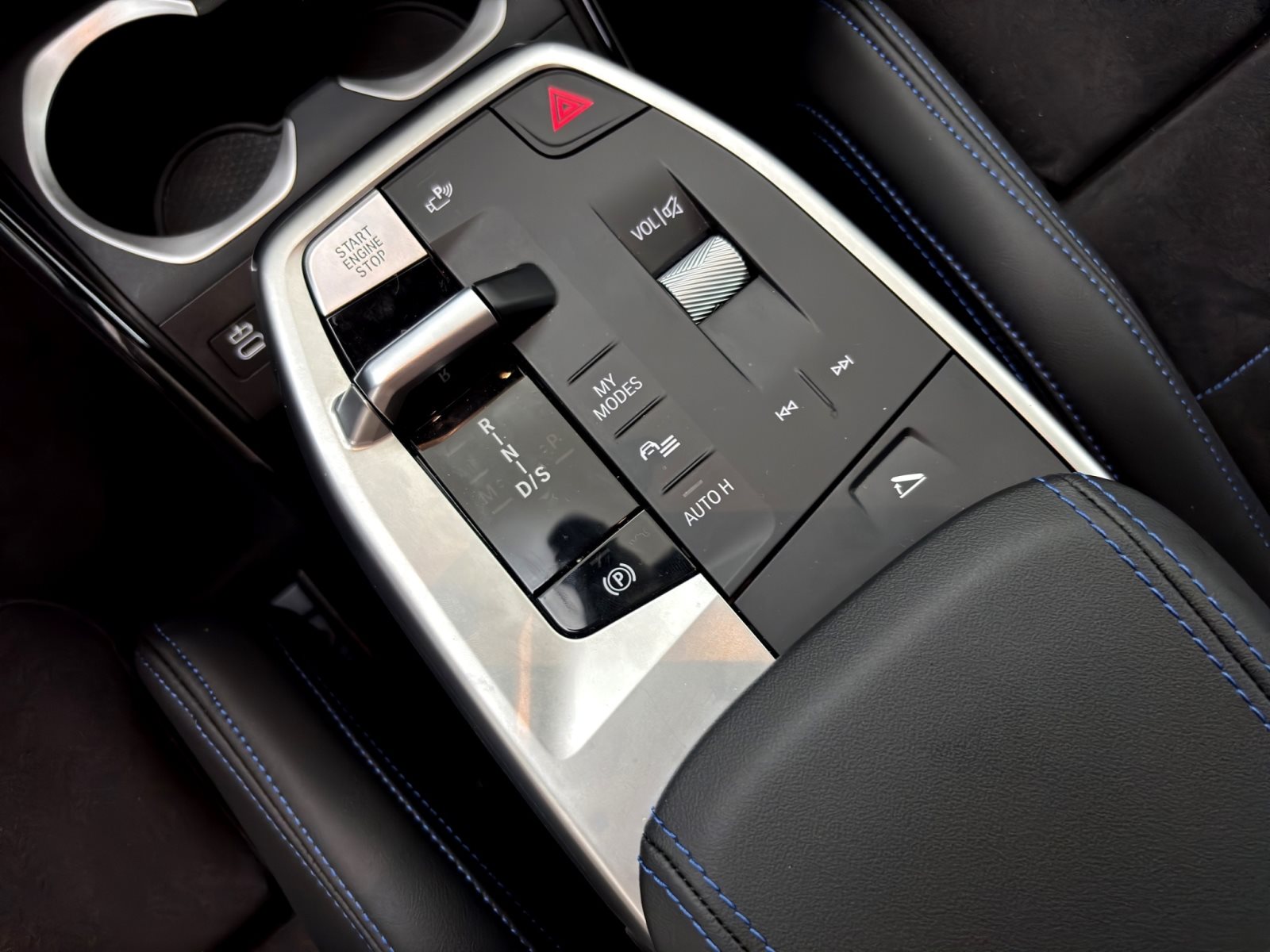 Fahrzeugabbildung BMW X1 sDrive20i [M Sport, AHK, ACC, RFK, 18 LMR]