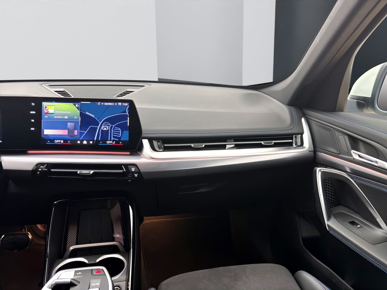 Fahrzeugabbildung BMW X1 sDrive20i [M Sport, AHK, ACC, RFK, 18 LMR]