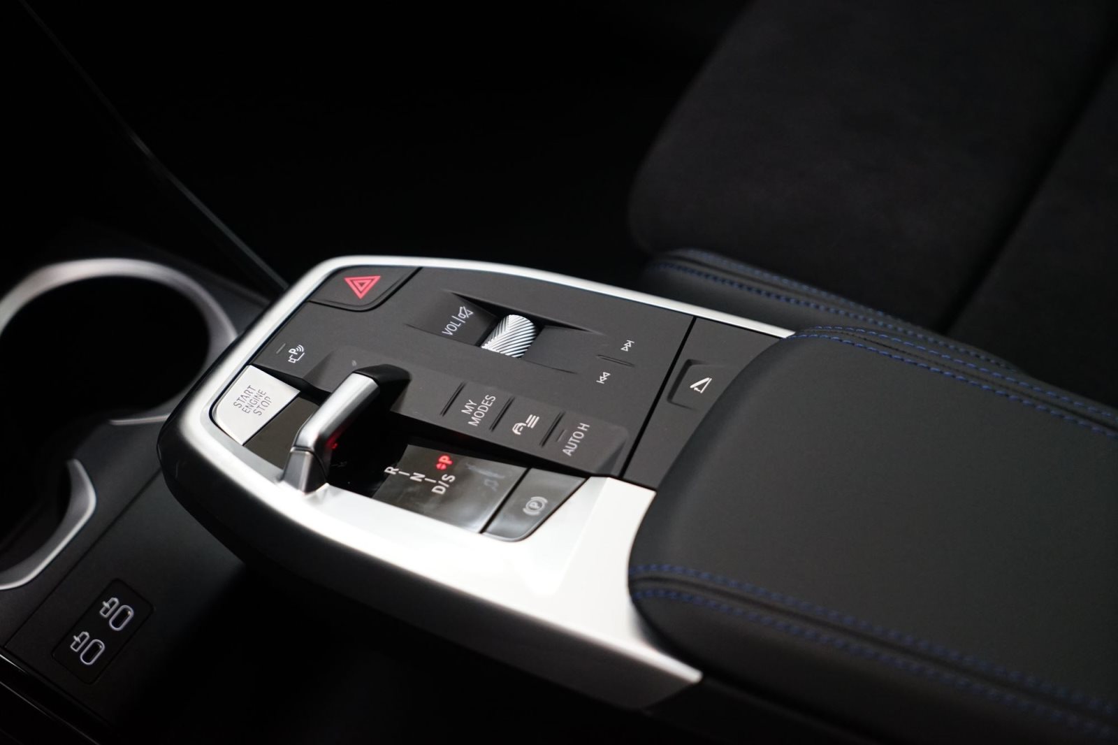 Fahrzeugabbildung BMW X1 xDrive30e [M Sport, HUD, AHK, ACC, 19 LMR]