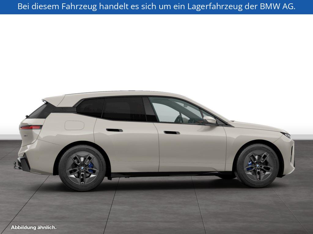 Fahrzeugabbildung BMW iX xDrive45