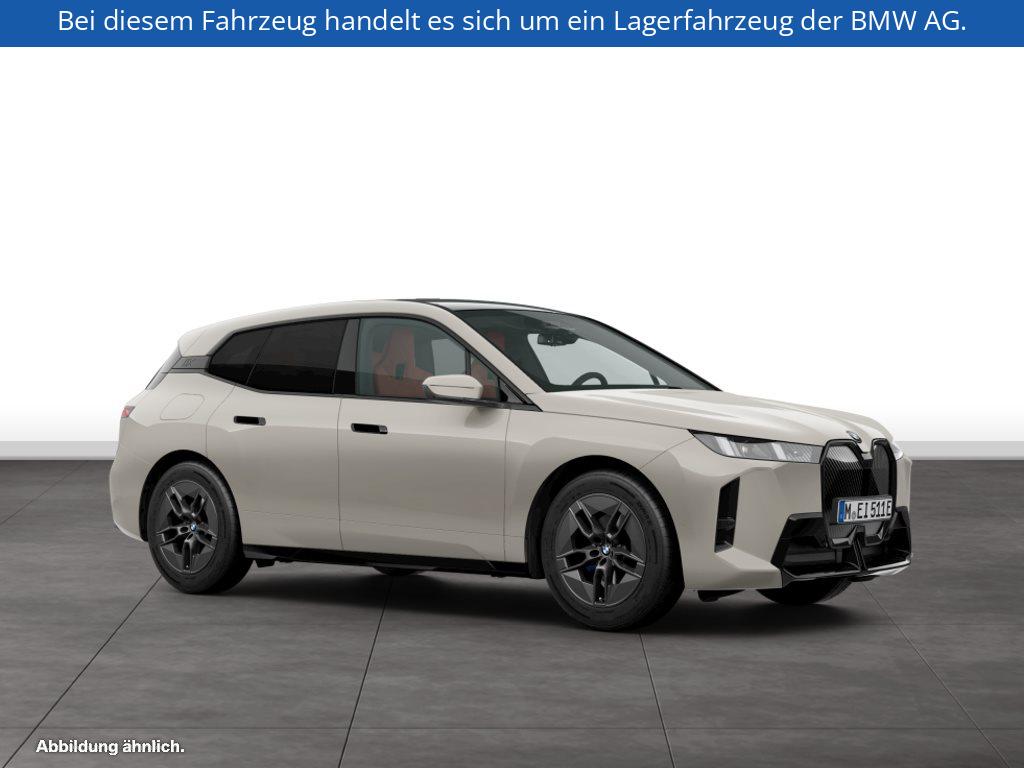 Fahrzeugabbildung BMW iX xDrive45