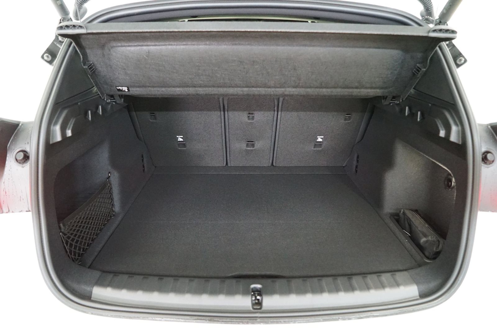 Fahrzeugabbildung BMW X1 sDrive20i [M Sport, HUD, AHK, ACC, RFK, 19 LMR]
