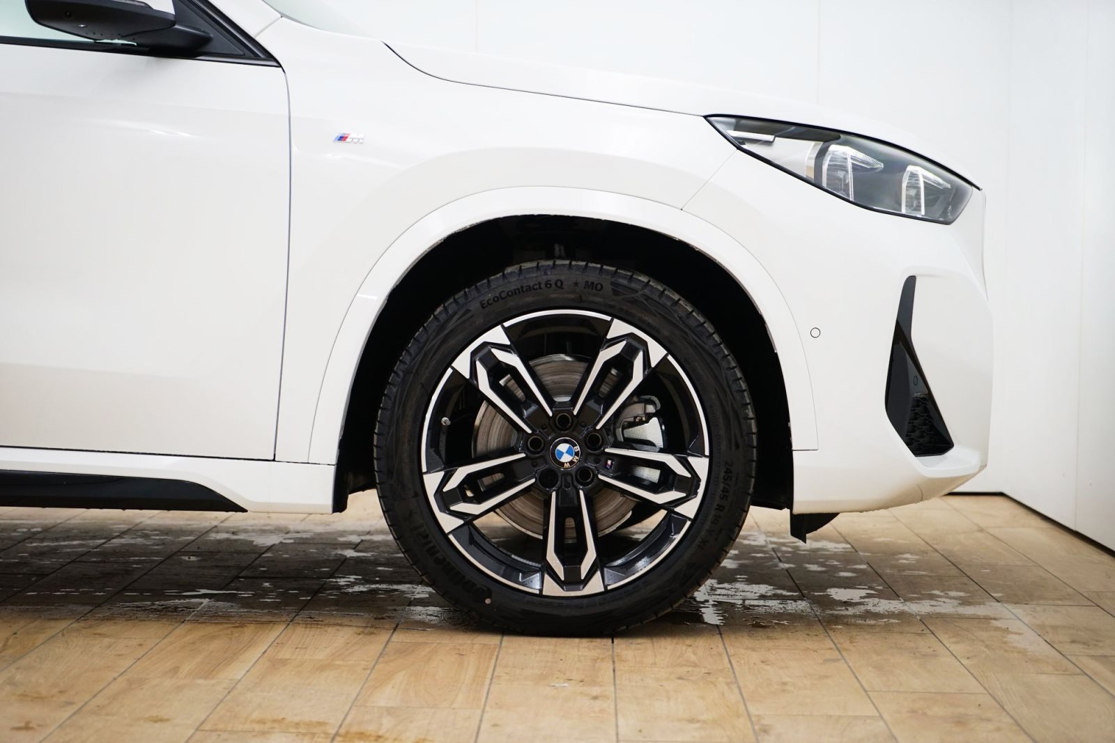 Fahrzeugabbildung BMW X1 sDrive20i [M Sport, HUD, AHK, ACC, RFK, 19 LMR]