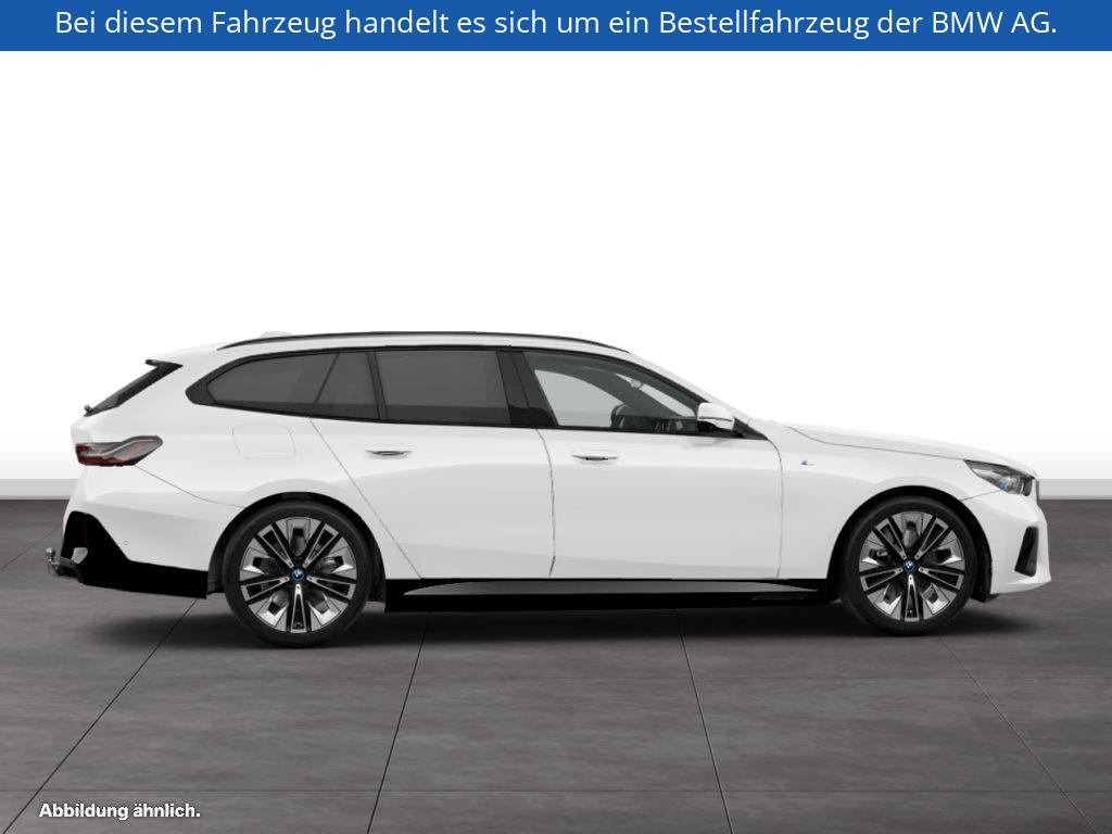 Fahrzeugabbildung BMW i5 eDrive40 Touring