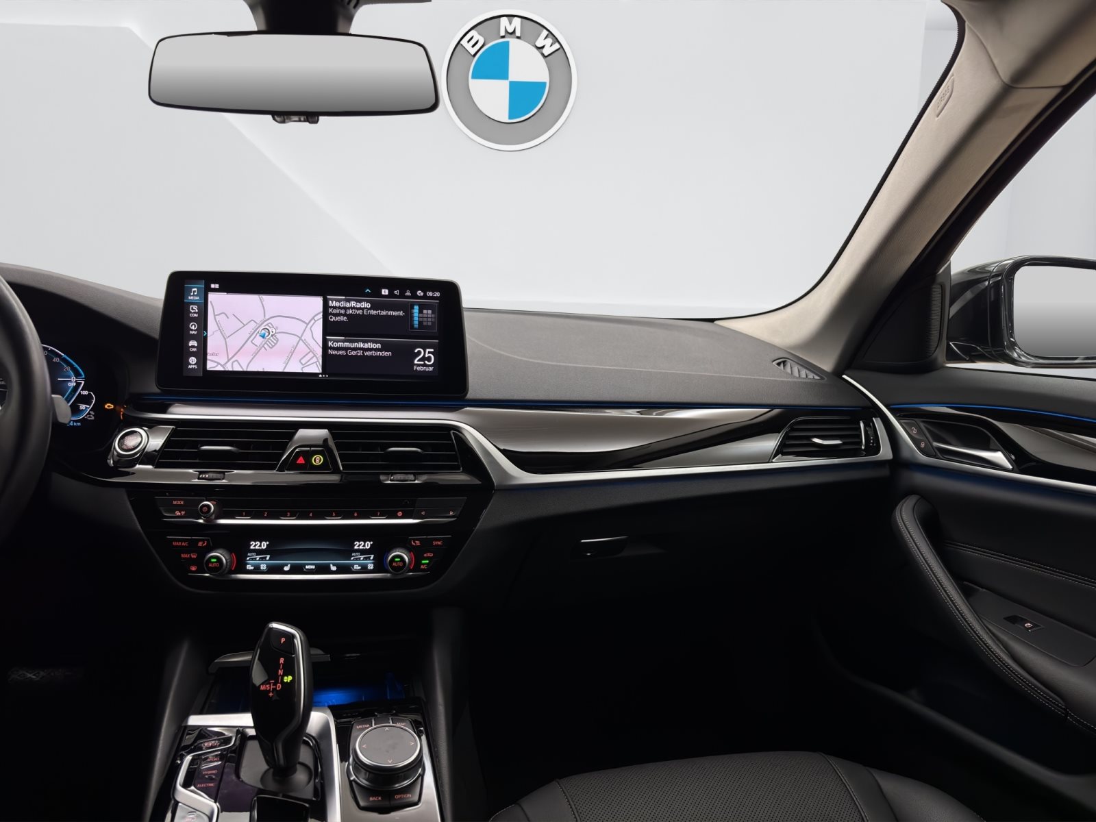Fahrzeugabbildung BMW 530e Touring [LC Prof., Laser, RFK, HUD, SHZ]