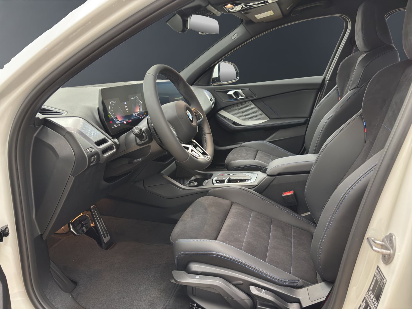 Fahrzeugabbildung BMW 120 [M Sport Pro, Navi, 19 LMR, RFK, SHZ, LED]