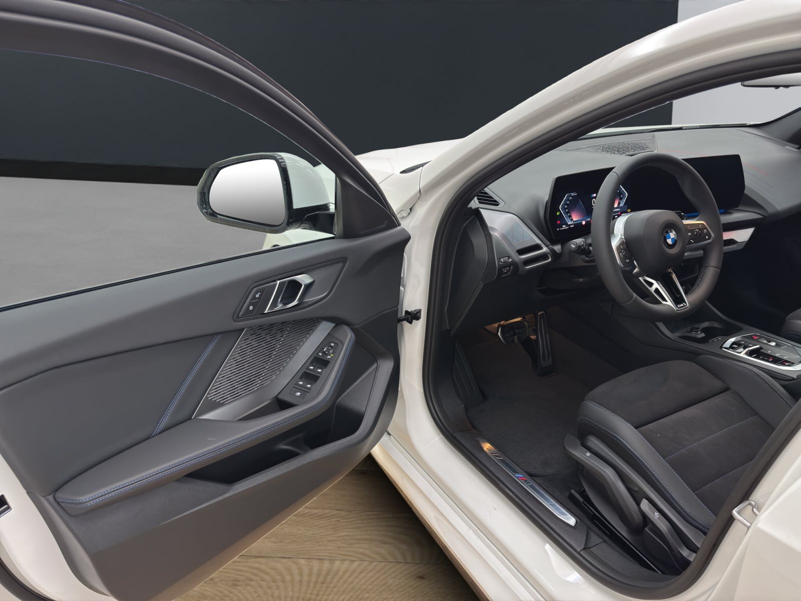 Fahrzeugabbildung BMW 120 [M Sport Pro, Navi, 19 LMR, RFK, SHZ, LED]