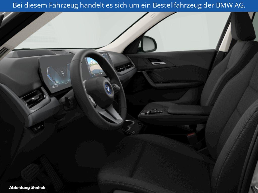Fahrzeugabbildung BMW X1 xDrive25e