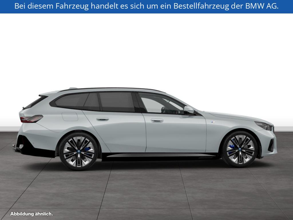 Fahrzeugabbildung BMW i5 eDrive40 Touring