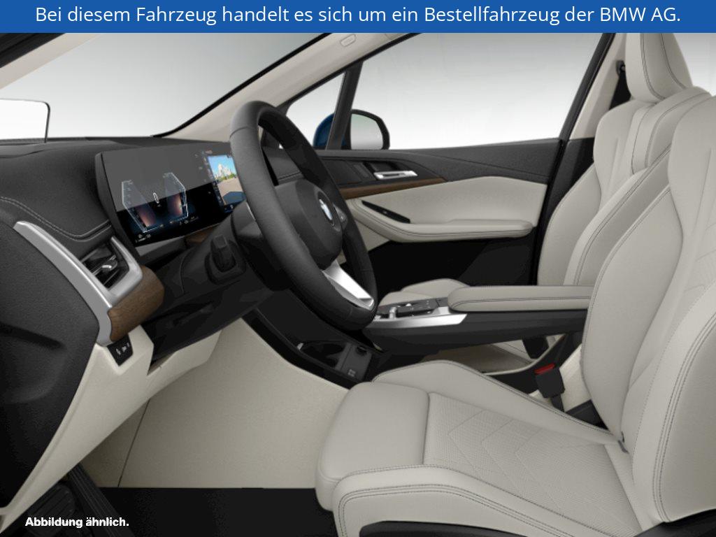 Fahrzeugabbildung BMW 220i Active Tourer