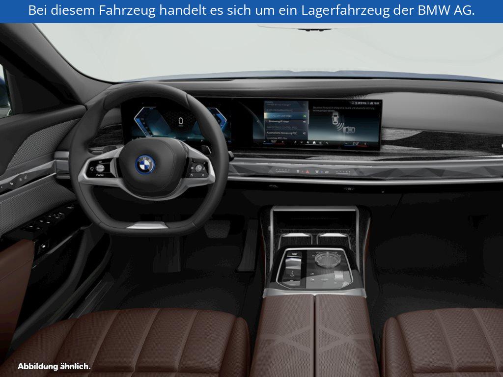 Fahrzeugabbildung BMW 750e xDrive Limousine