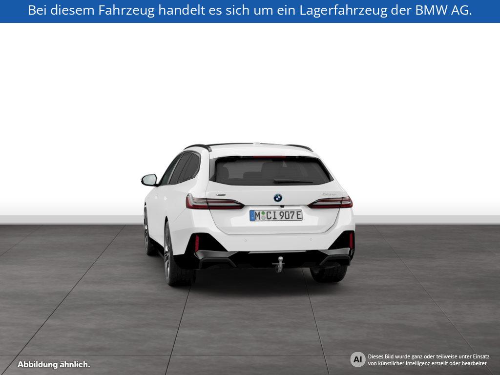 Fahrzeugabbildung BMW 550e xDrive Touring