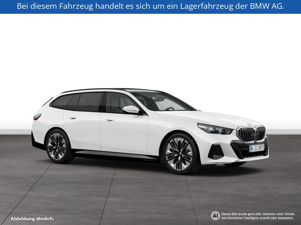 Fahrzeugabbildung BMW 550e xDrive Touring