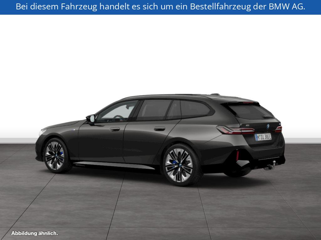 Fahrzeugabbildung BMW i5 M60 xDrive Touring