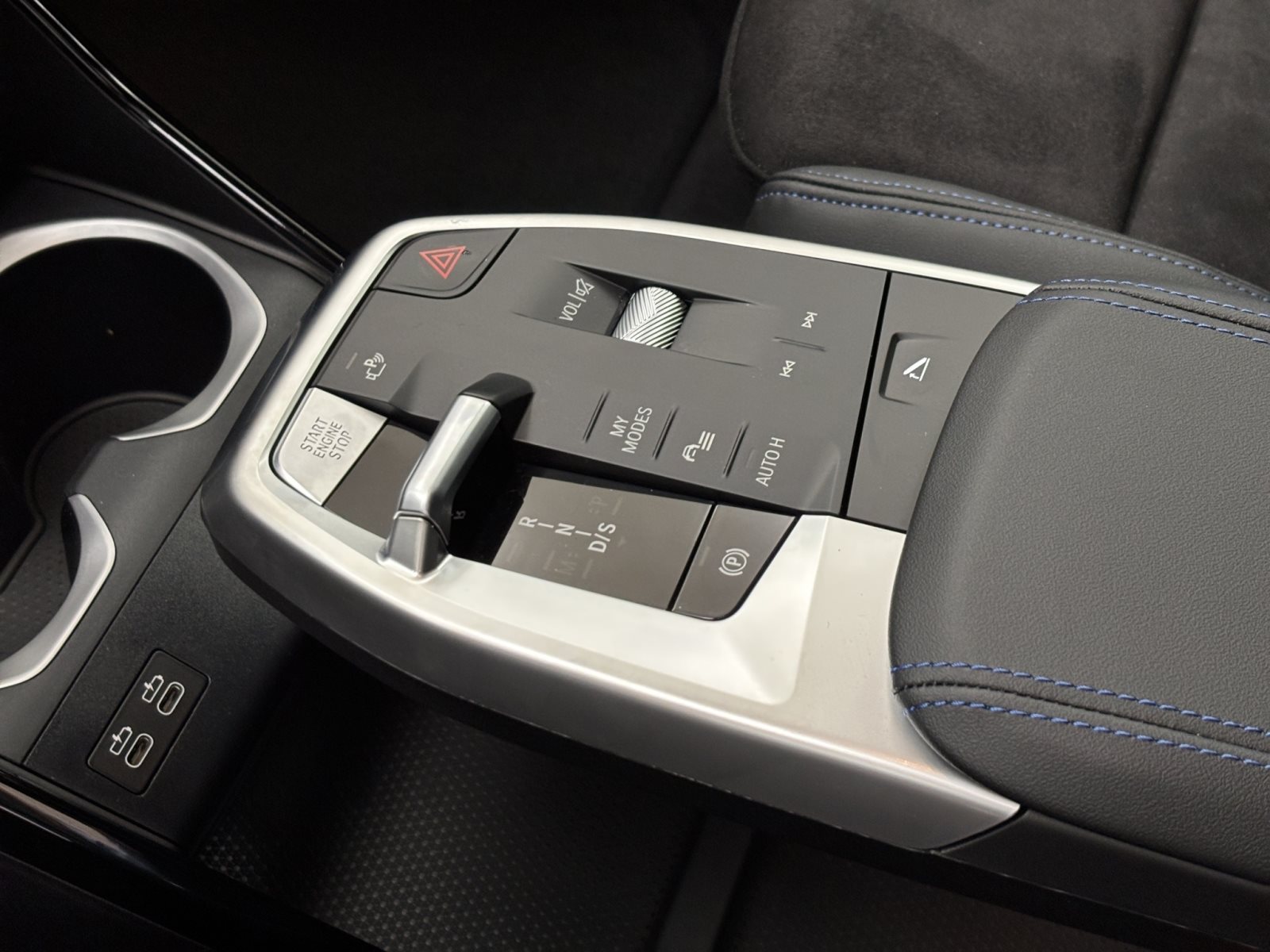 Fahrzeugabbildung BMW X1 xDrive20d [M Sport, HUD, AHK, ACC, RFK, 19 LMR]