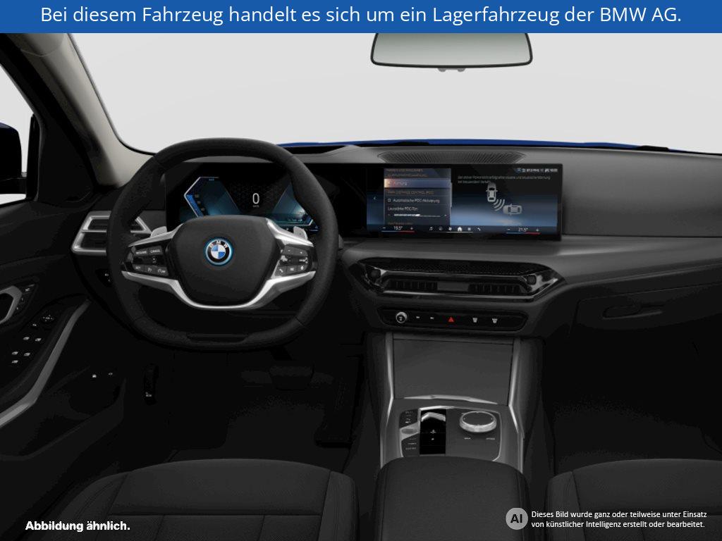 Fahrzeugabbildung BMW 330e Touring