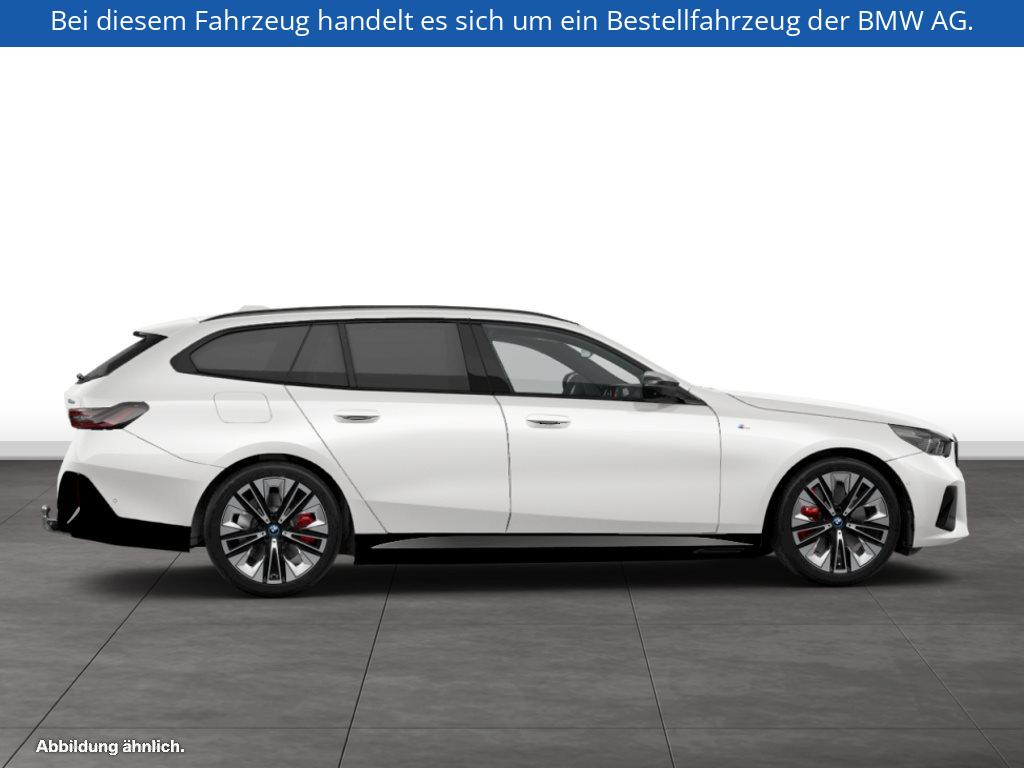 Fahrzeugabbildung BMW i5 M60 xDrive Touring
