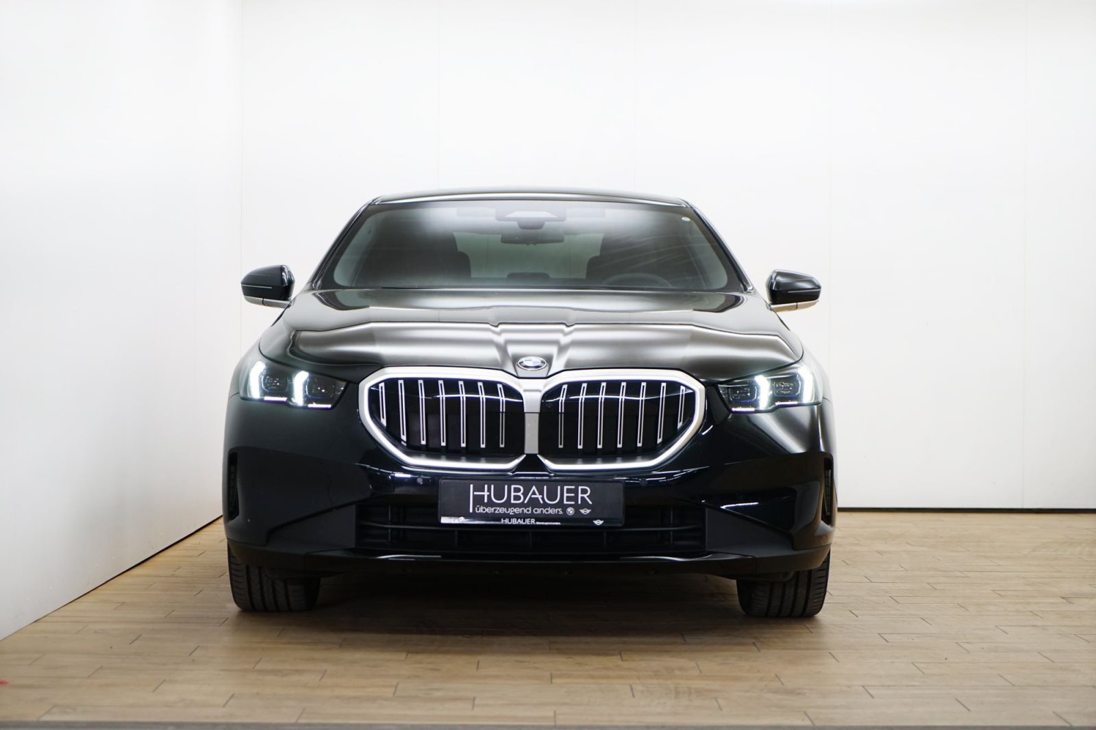 Fahrzeugabbildung BMW 520d Limousine [HUD, AHK, ACC, Sitze elektr.]