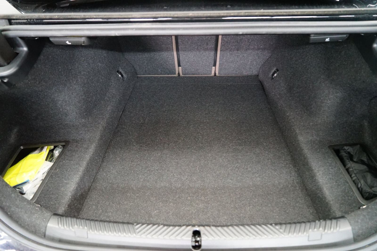 Fahrzeugabbildung BMW 520d Limousine [HUD, AHK, ACC, Sitze elektr.]