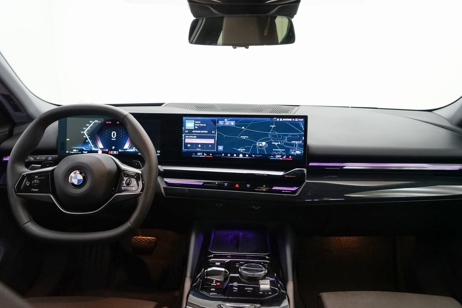 Fahrzeugabbildung BMW 520d Limousine [HUD, AHK, ACC, Sitze elektr.]