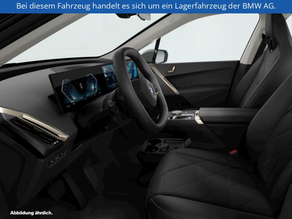 Fahrzeugabbildung BMW iX xDrive45