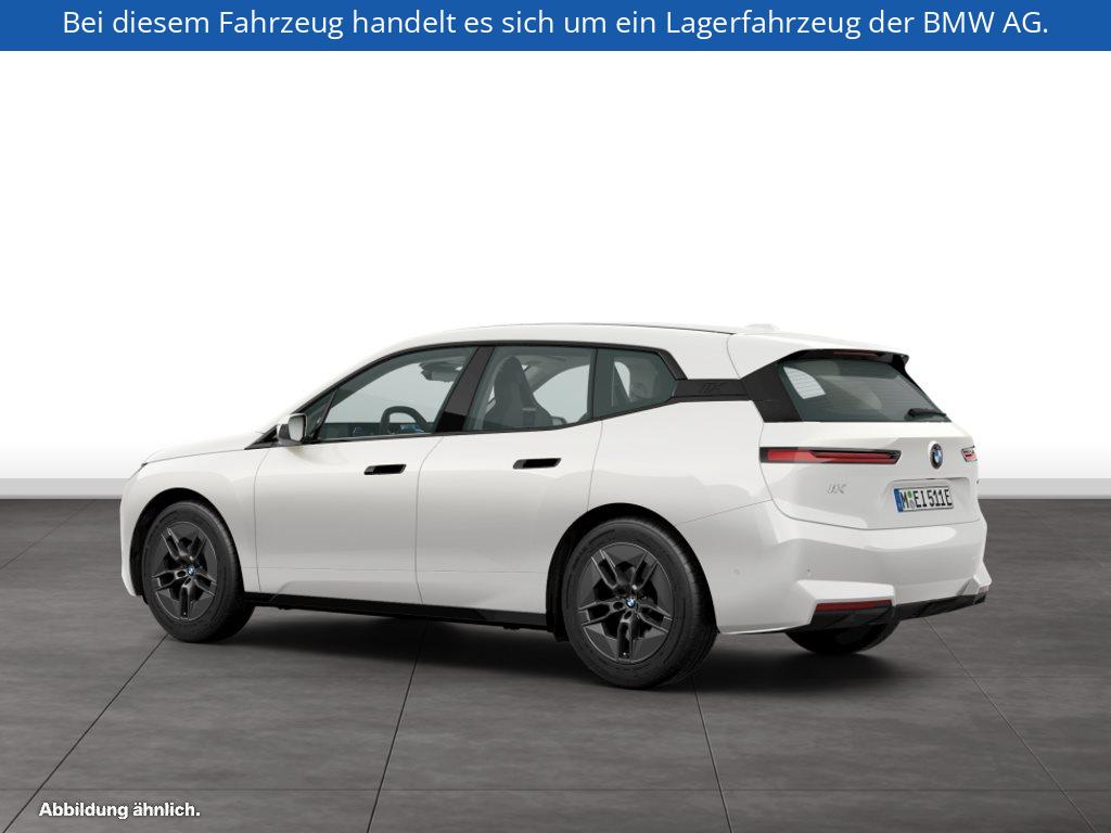 Fahrzeugabbildung BMW iX xDrive45