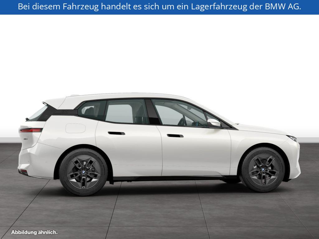 Fahrzeugabbildung BMW iX xDrive45
