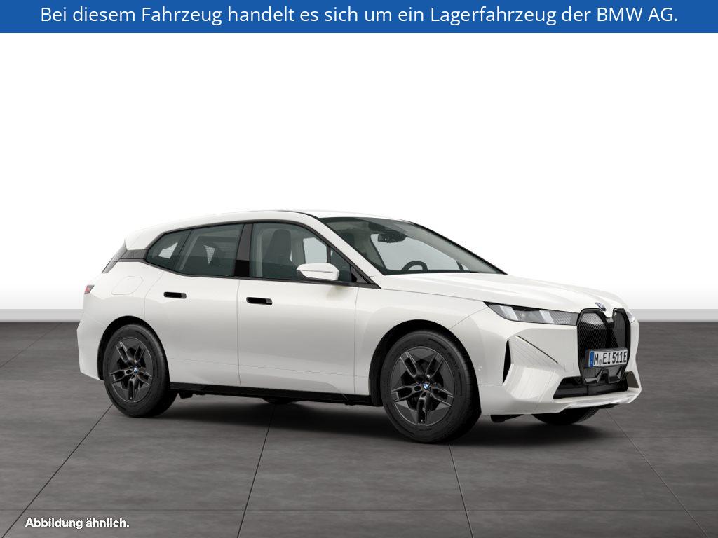 Fahrzeugabbildung BMW iX xDrive45