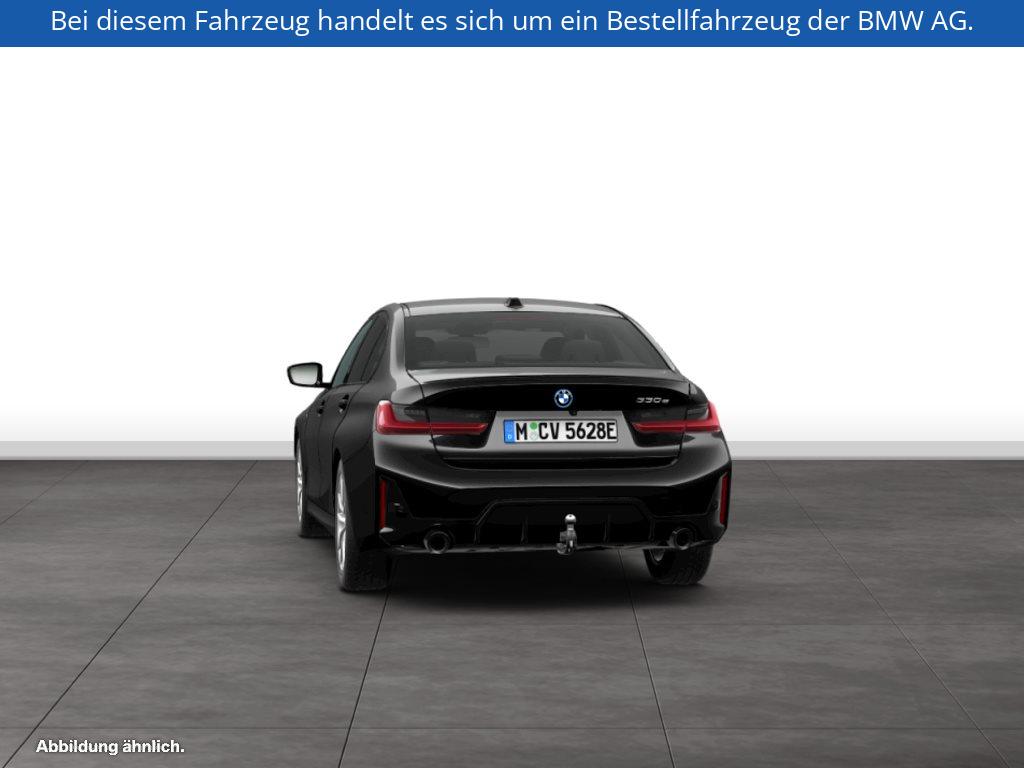 Fahrzeugabbildung BMW 330e Limousine