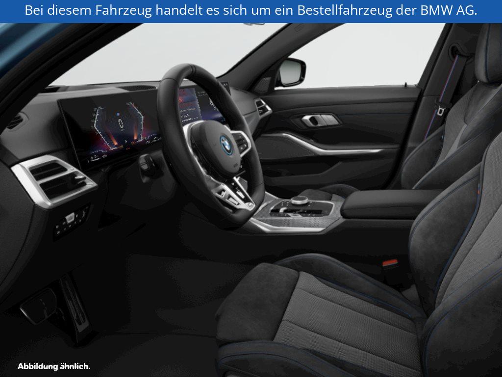 Fahrzeugabbildung BMW 330e Touring