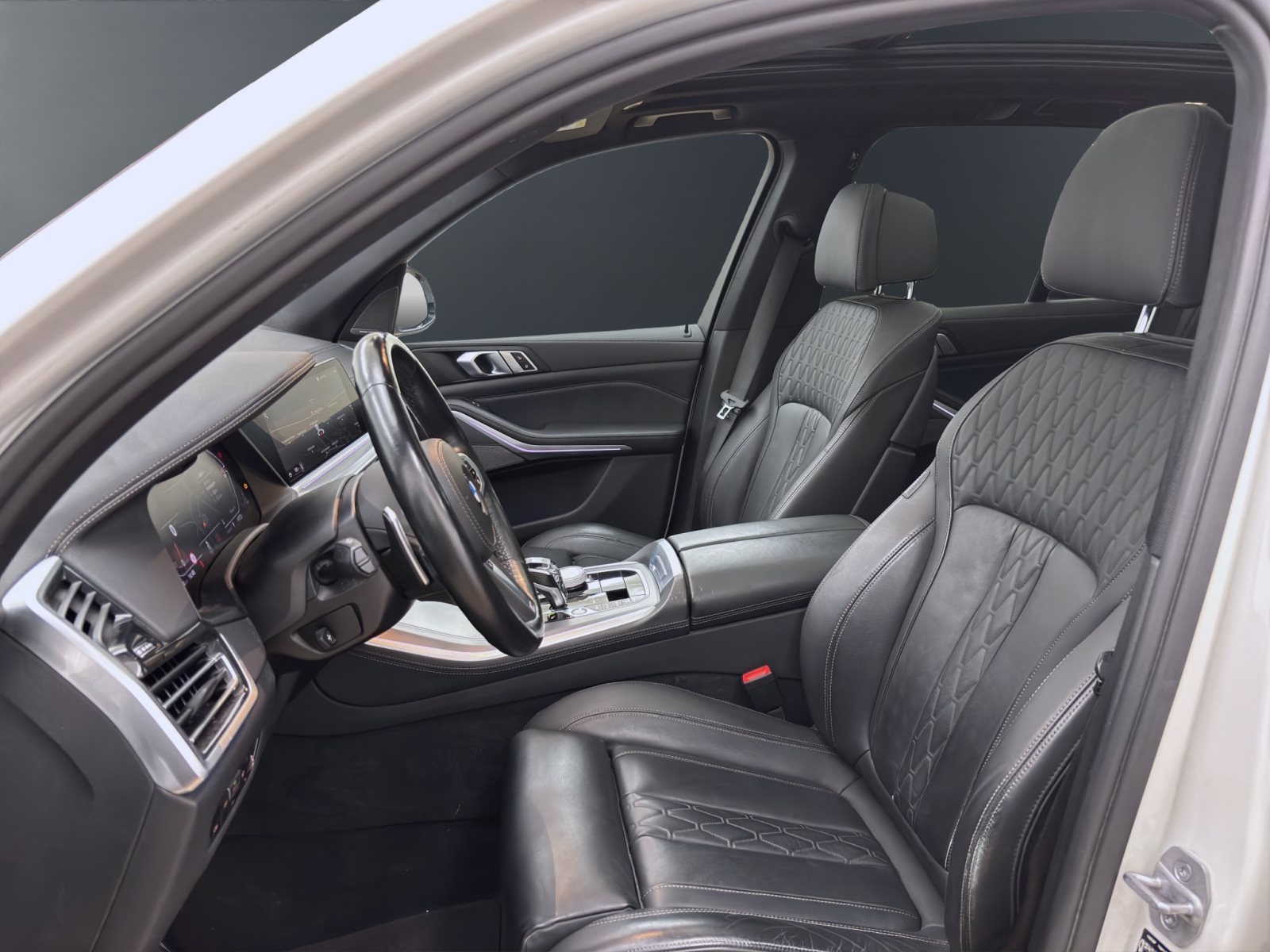 Fahrzeugabbildung BMW X5 xDrive40d [M Sport, Laser, AHK, Standhz.]