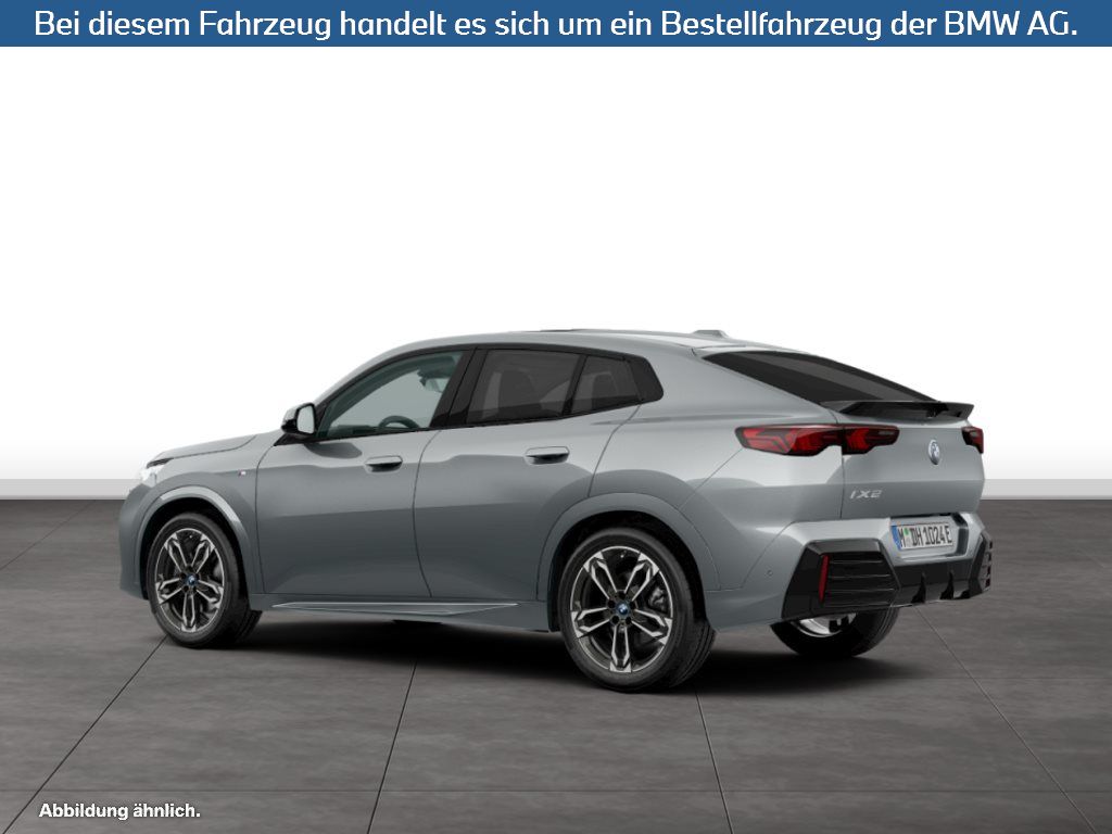 Fahrzeugabbildung BMW iX2 xDrive30