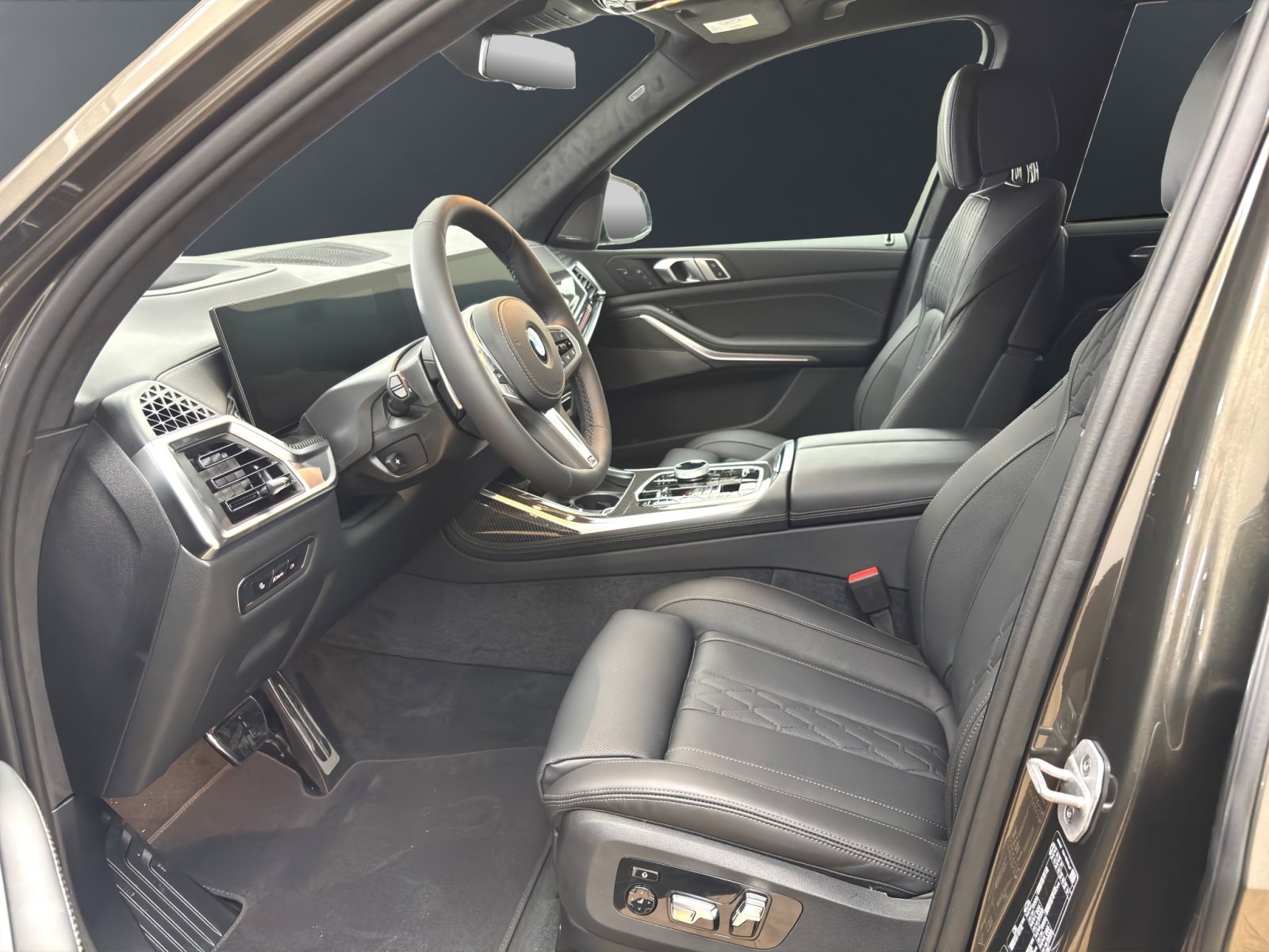 Fahrzeugabbildung BMW X7 xDrive40d [M Sport Pro, HUD, AHK, ACC, GSD, 22 LMR]