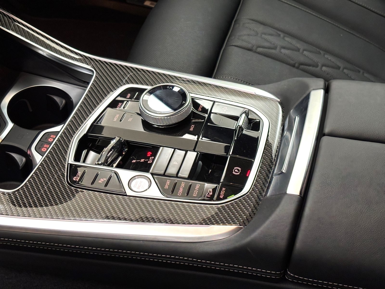 Fahrzeugabbildung BMW X7 xDrive40d [M Sport Pro, HUD, AHK, ACC, GSD, 22 LMR]