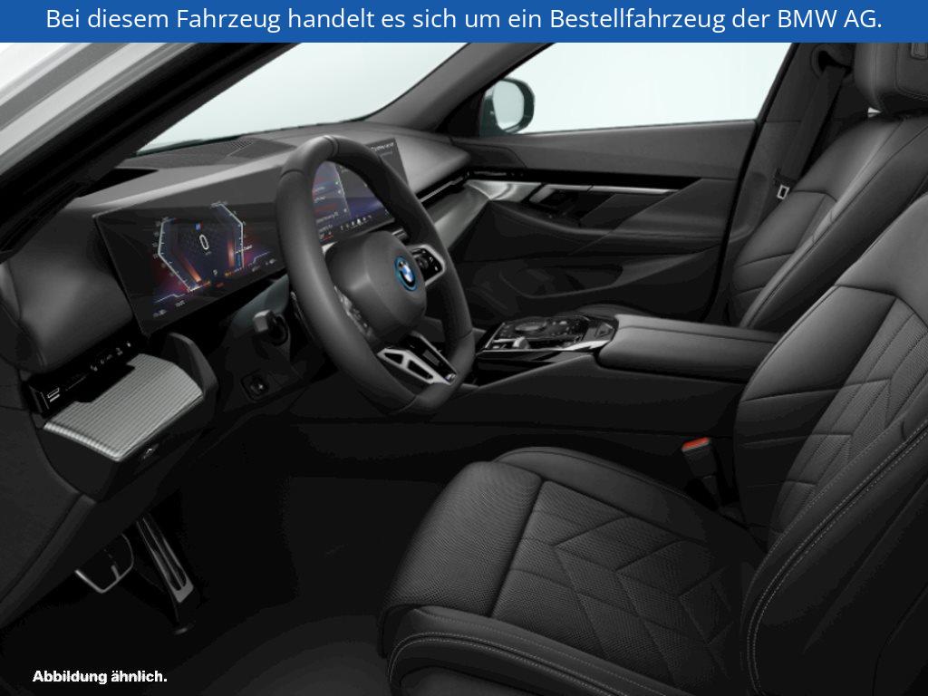 Fahrzeugabbildung BMW i5 xDrive40 Limousine