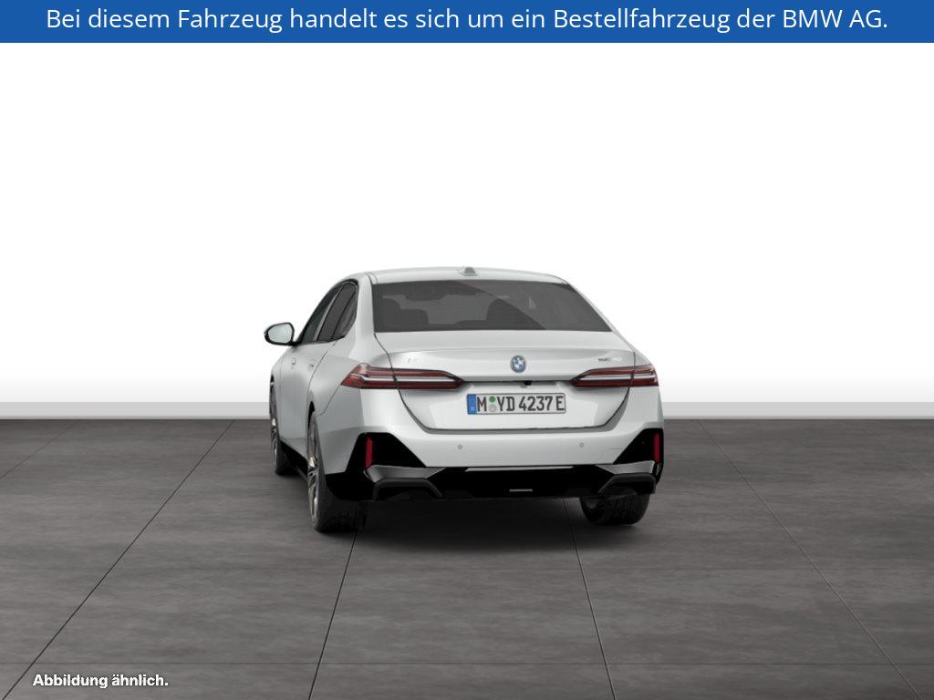 Fahrzeugabbildung BMW i5 xDrive40 Limousine