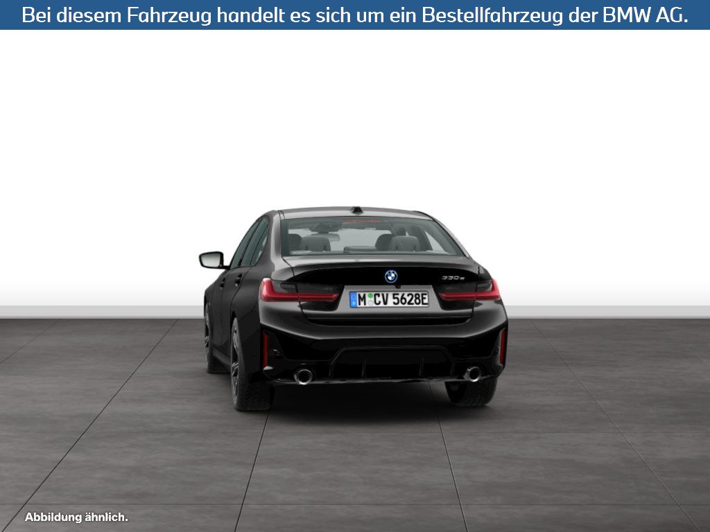 Fahrzeugabbildung BMW 330e Limousine