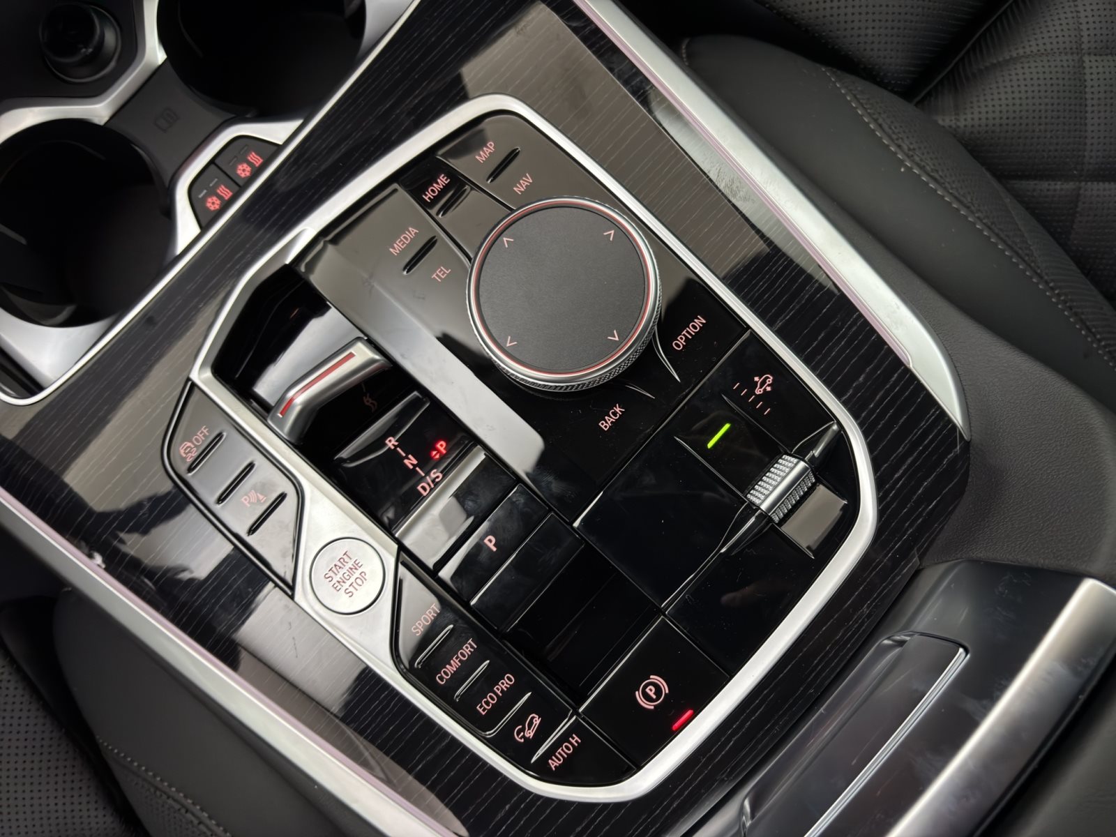 Fahrzeugabbildung BMW X5 xDrive40d [M Sport Pro, HUD, AHK, ACC, 22 LMR]