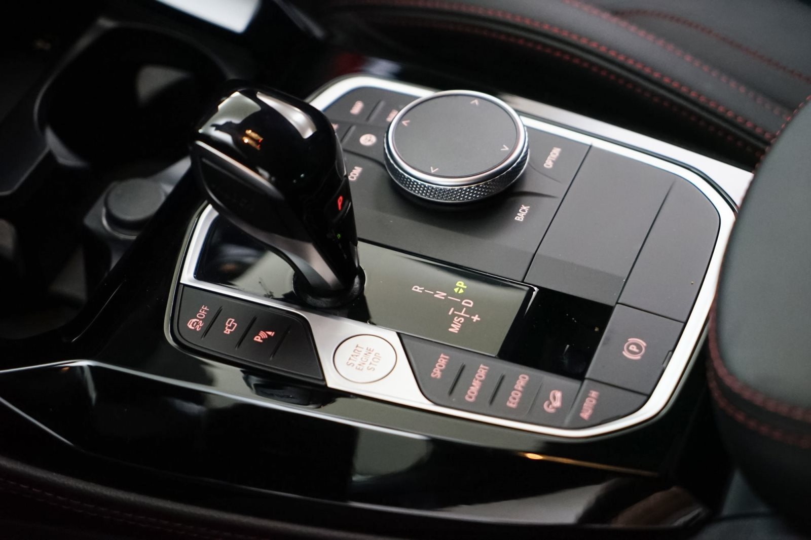 Fahrzeugabbildung BMW X4 M40d [LC Prof., HUD, Laser, ACC, AHK,Standhzg.]