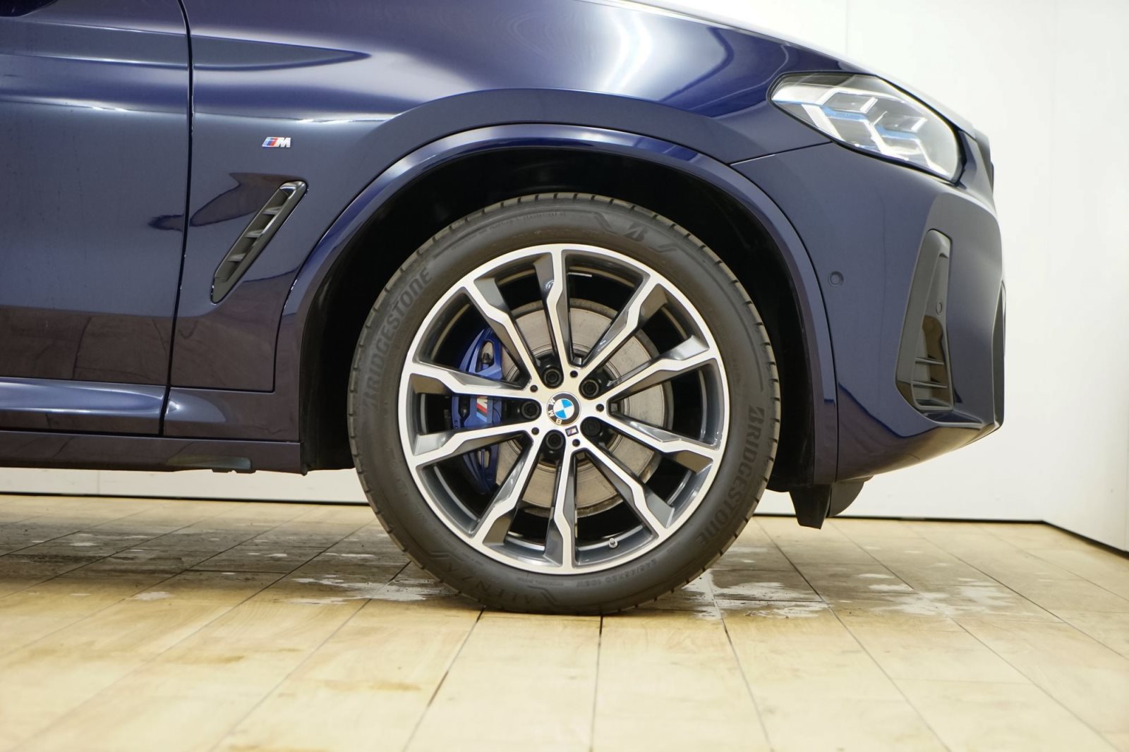 Fahrzeugabbildung BMW X4 M40d [LC Prof., HUD, Laser, ACC, AHK,Standhzg.]