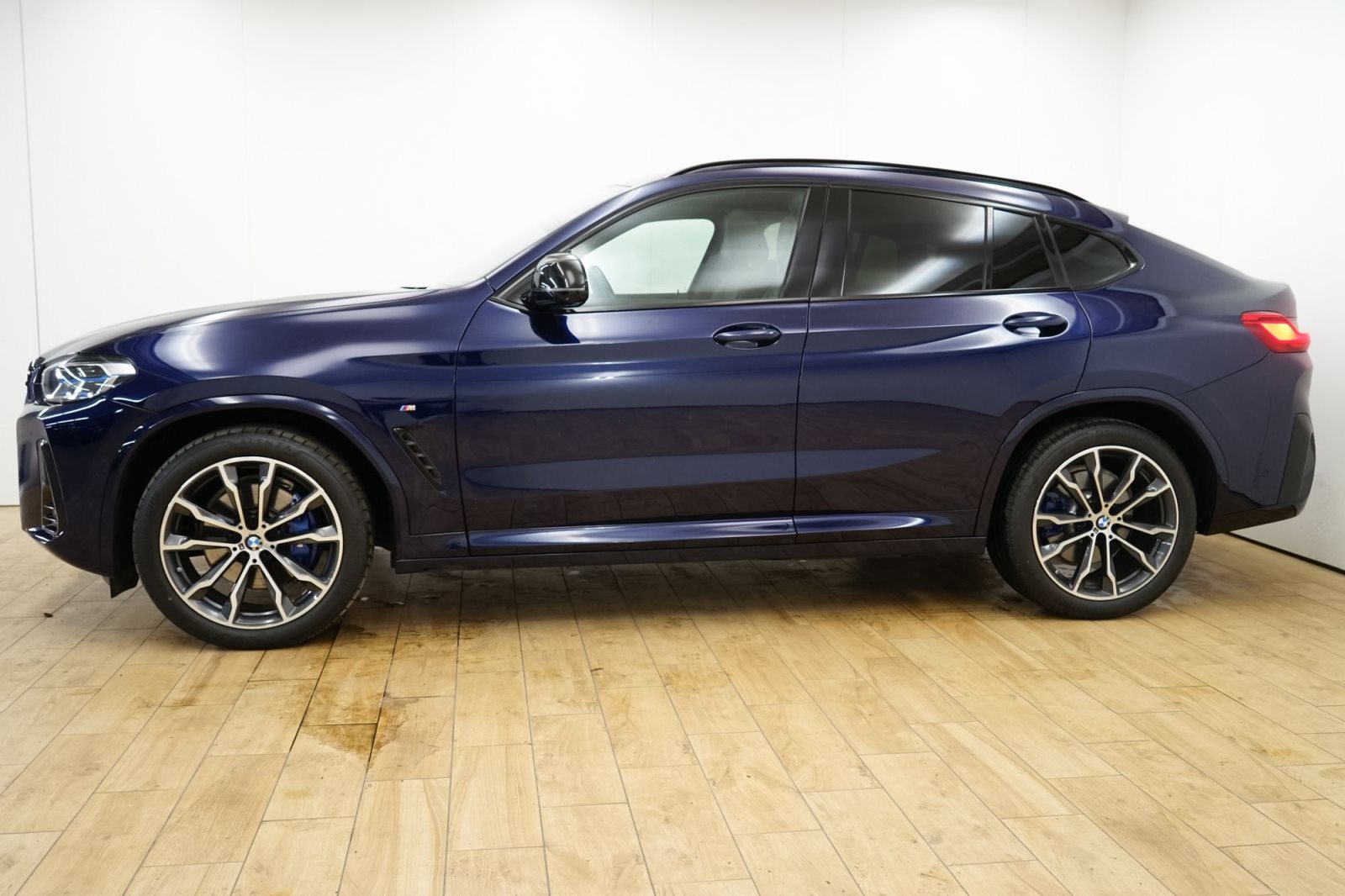 Fahrzeugabbildung BMW X4 M40d [LC Prof., HUD, Laser, ACC, AHK,Standhzg.]