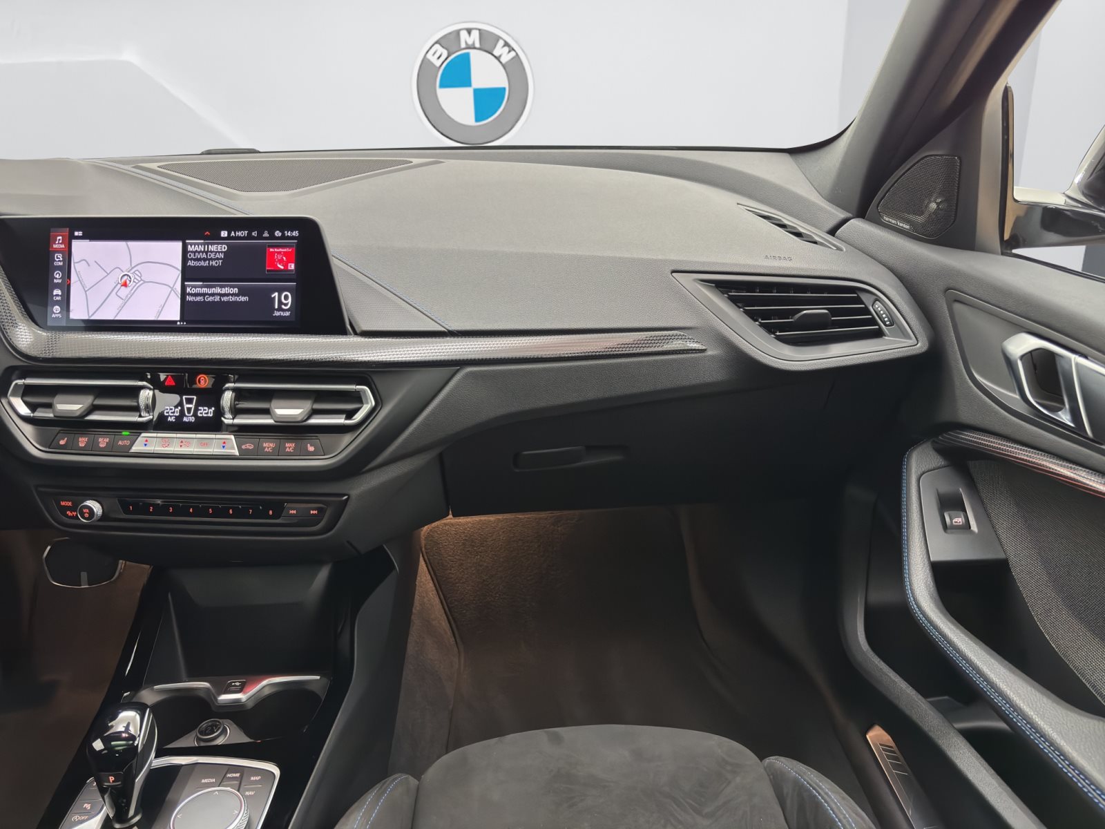 Fahrzeugabbildung BMW 120i [M Sport, LC Prof, ACC, GSD, 19 , h&k Sound]