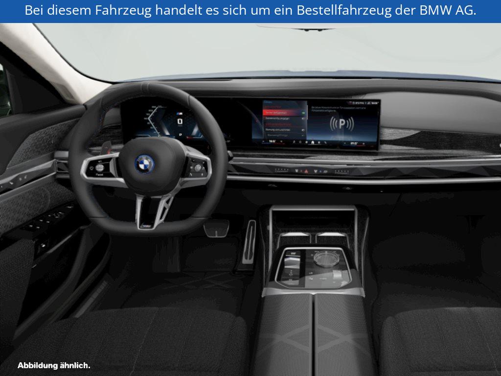 Fahrzeugabbildung BMW M760e xDrive Limousine