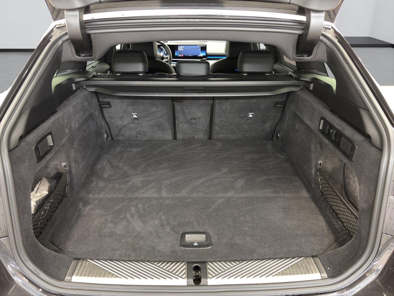 Fahrzeugabbildung BMW 520d Touring [M Sport Pro, HUD, AHK, ACC, 20 LMR]