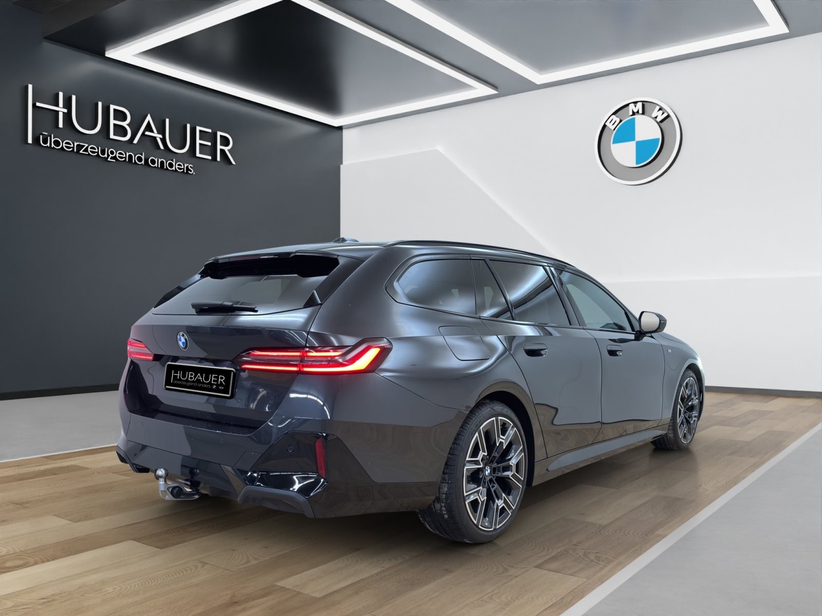 Fahrzeugabbildung BMW 520d Touring [M Sport Pro, HUD, AHK, ACC, 20 LMR]