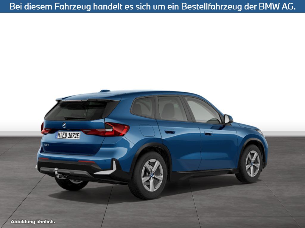 Fahrzeugabbildung BMW iX1 xDrive30