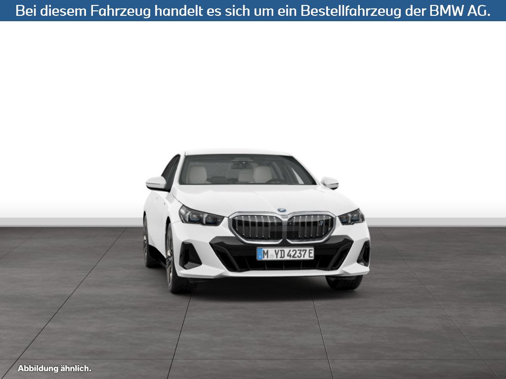 Fahrzeugabbildung BMW i5 eDrive40 Limousine